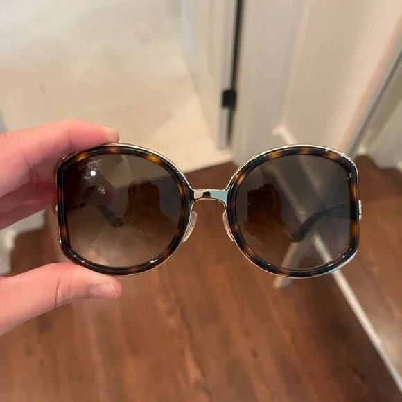 NWT Salvatore Ferragamo Tortoiseshell Sunglasses VINTAGE Salvatore Ferragamo tortoiseshell | Mercari main image 2